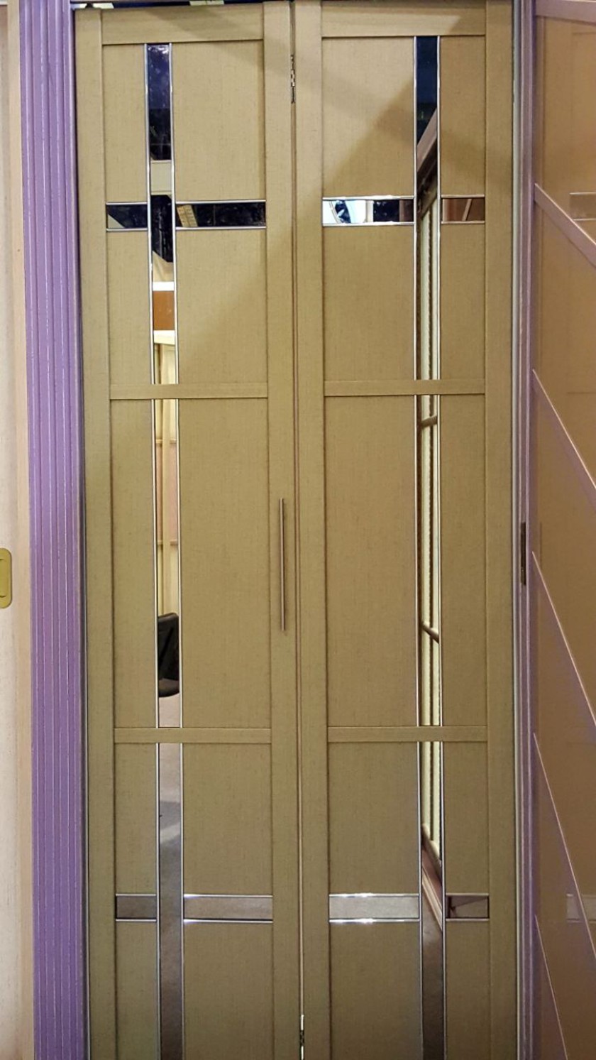 Двери гармошка шпонированные с зеркальным декором Канск
