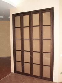 Двери гармошка с матовым стеклом и накладными разделителями Канск